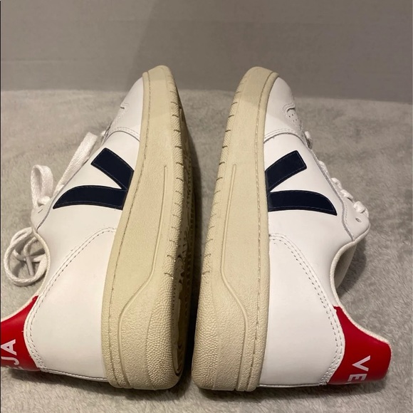 Veja V-10 Leather Sneaker White 7US - Picture 6 of 8